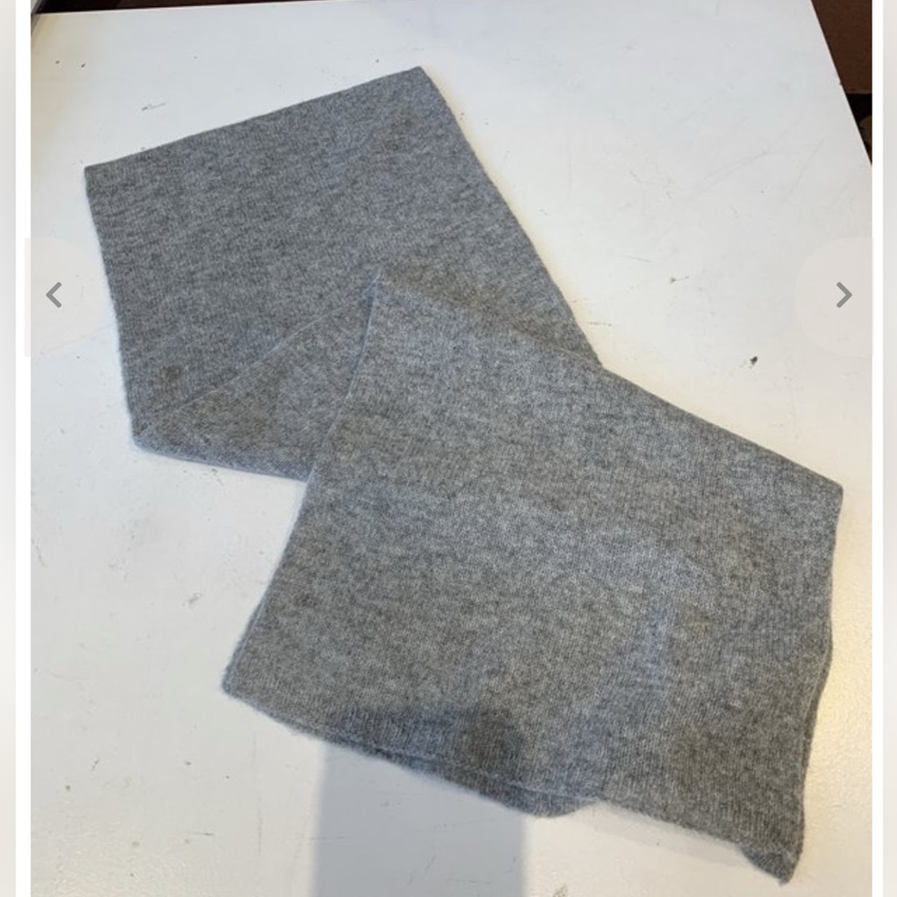 100%cashmere scarf